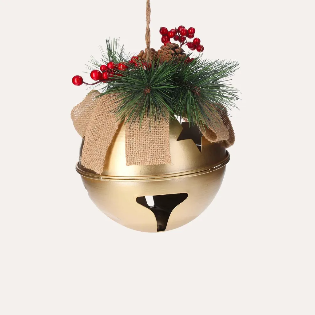 Boule de Noël dorée en métal : l'alternative incassable et sonore