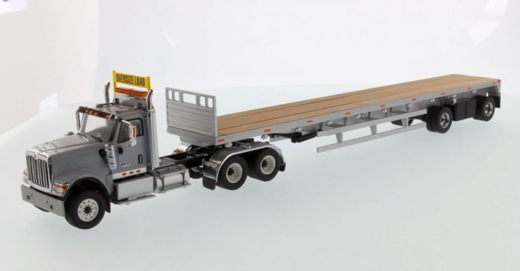 International HX520 Tandem + Flatbed Tra