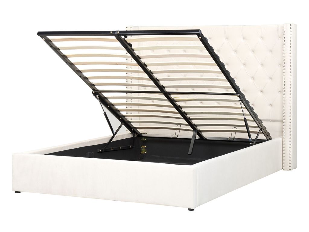 BELIANI Bett mit Bettkasten Cremeweiß Samt Lattenrost 140 x 200 cm Hohes Gestepptes Kopfteil Knopfheftung Nieten Chesterfield Stil Retro Doppelbett