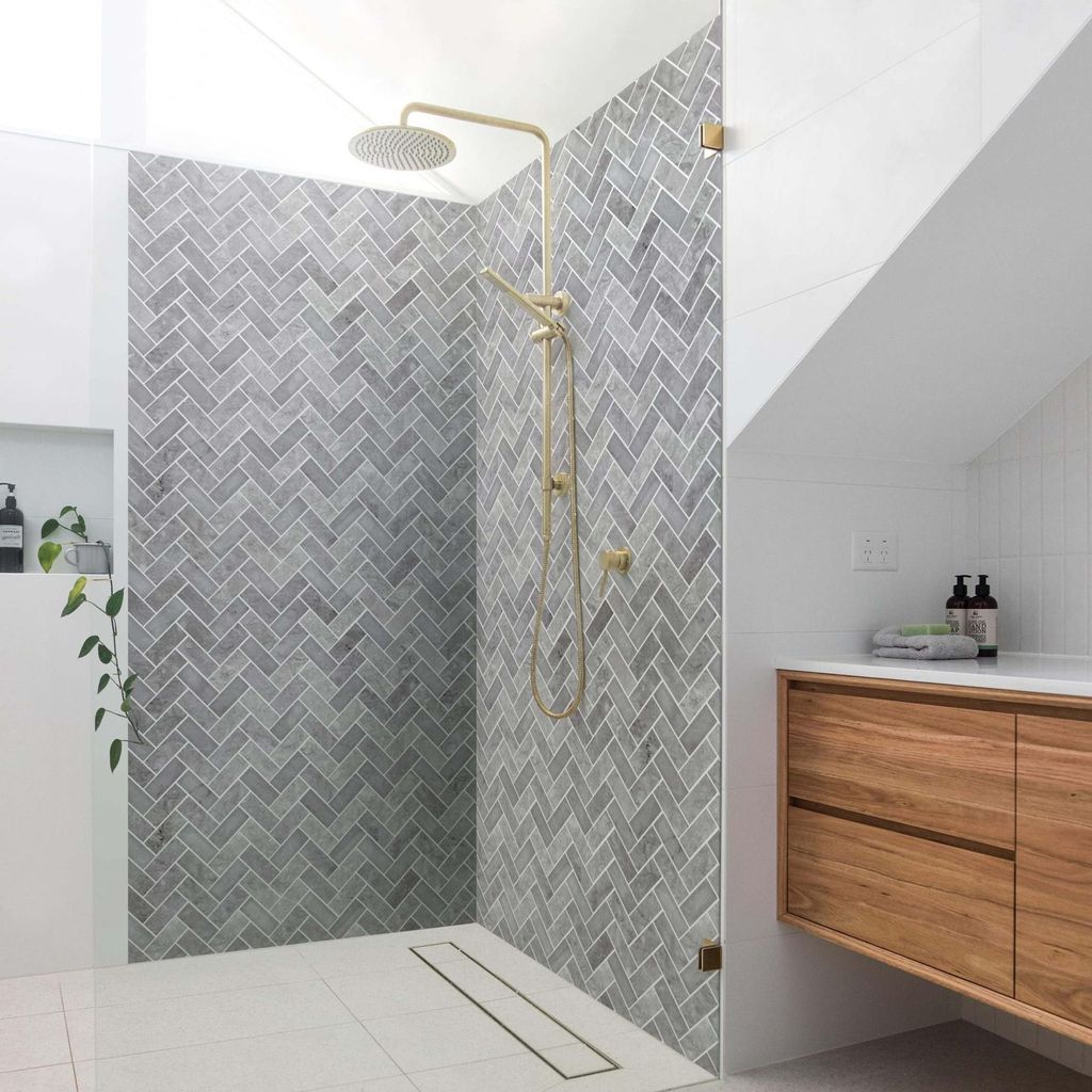 Duschrückwand mit Motiv selbstklebend - 0.61 mm Wandpaneel wasserfest Design grau Fliesenoptik Badrückwand fugenlos Premium matt 90x210 cm
