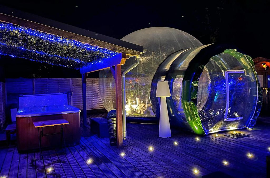 Jochen Schweizer Bubble Hotel mit Apartment und Whirlpool Produktbild 