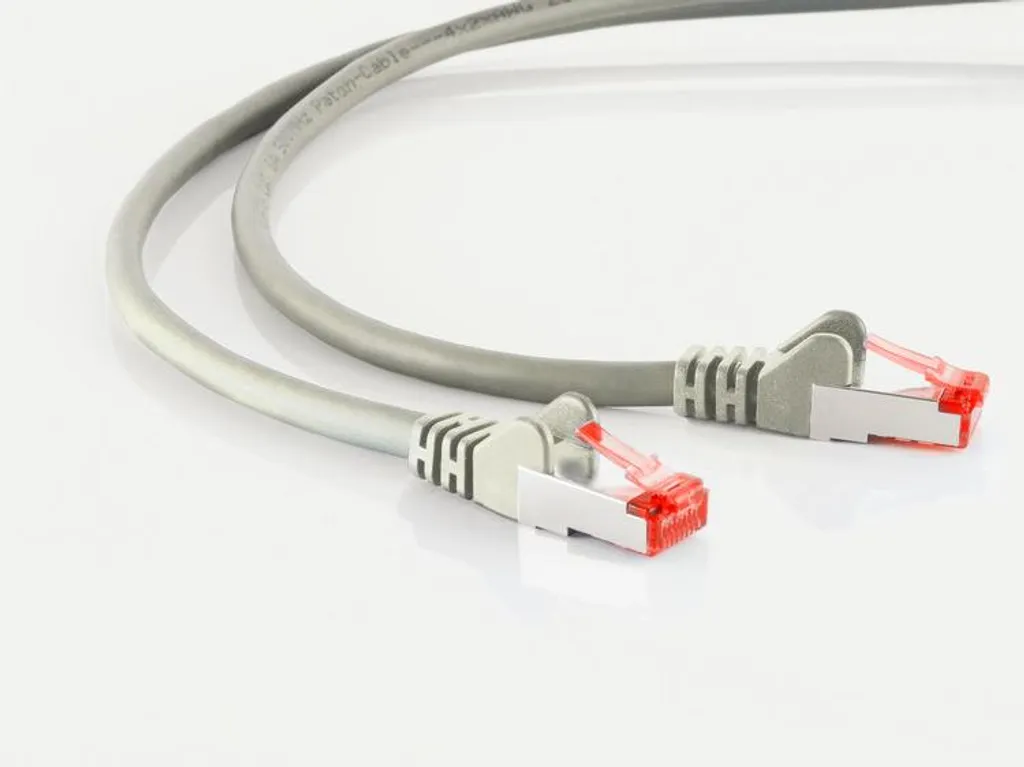 Câble Ethernet Cat6A 15m S/FTP pour connecter PC, Console et Box Internet