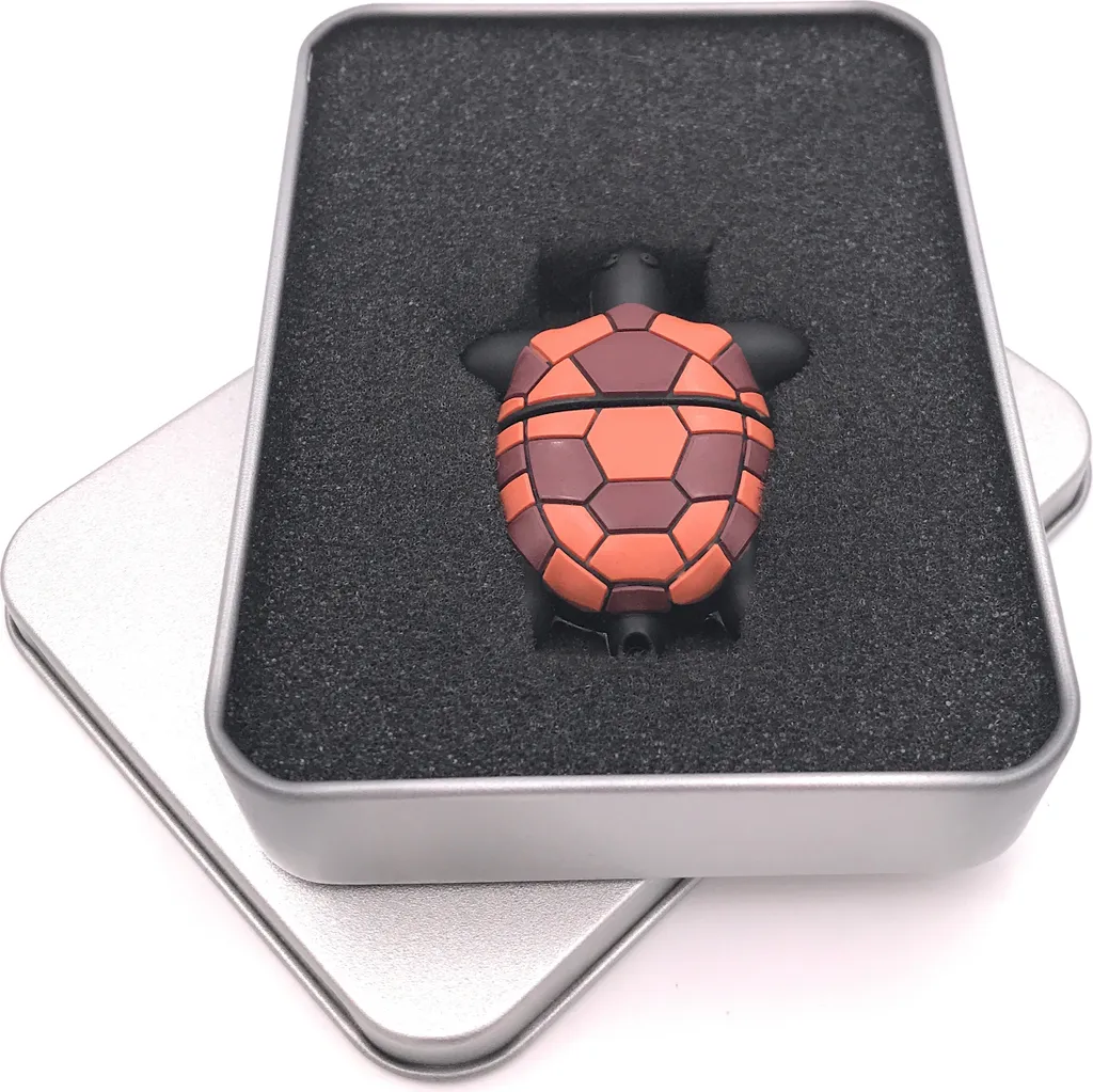 Idea Regalo Onwomania: Chiavetta USB Tartaruga 16GB in Box Alluminio