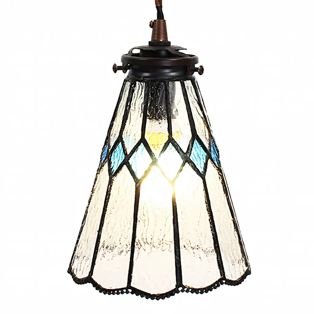 Illuminazione Tiffany Clayre & Eef: Vetro Trasparente e Tradizione