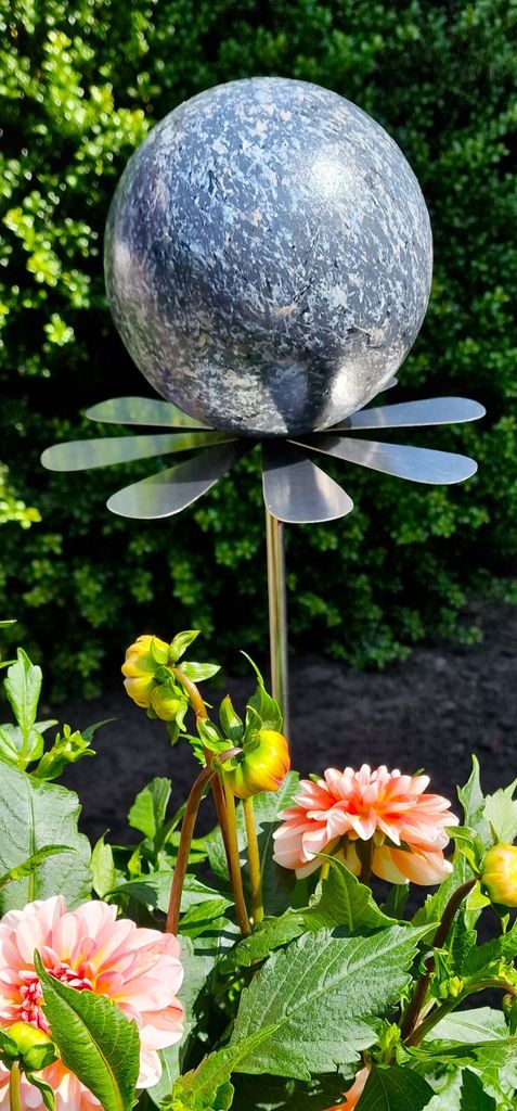 Blütenzauber Rotterdam Rosenkugel 15 cm Edelstahl anthrazit Gartenstecker Deko mit Stab 80 cm