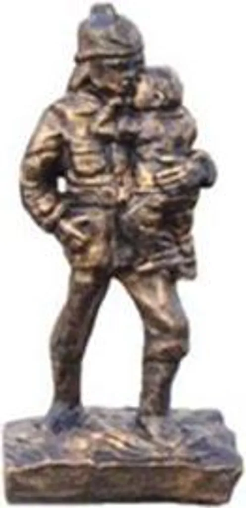 Statue pompier héros en cuivre imitation pour honorer un proche