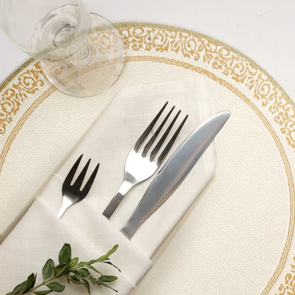 Chemin de table blanc stylé 30 x 180 cm pour décoration de table chic