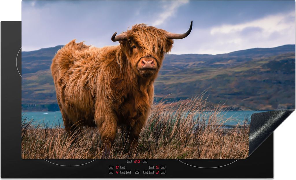 KitchenYeah Herdabdeckplatte Schottische Highlander - Himmel - Natur , 91x52cm, Küche Deko, Glaskeramikfeld Herdabdeckung, Abdeckplatte fùr Koc...