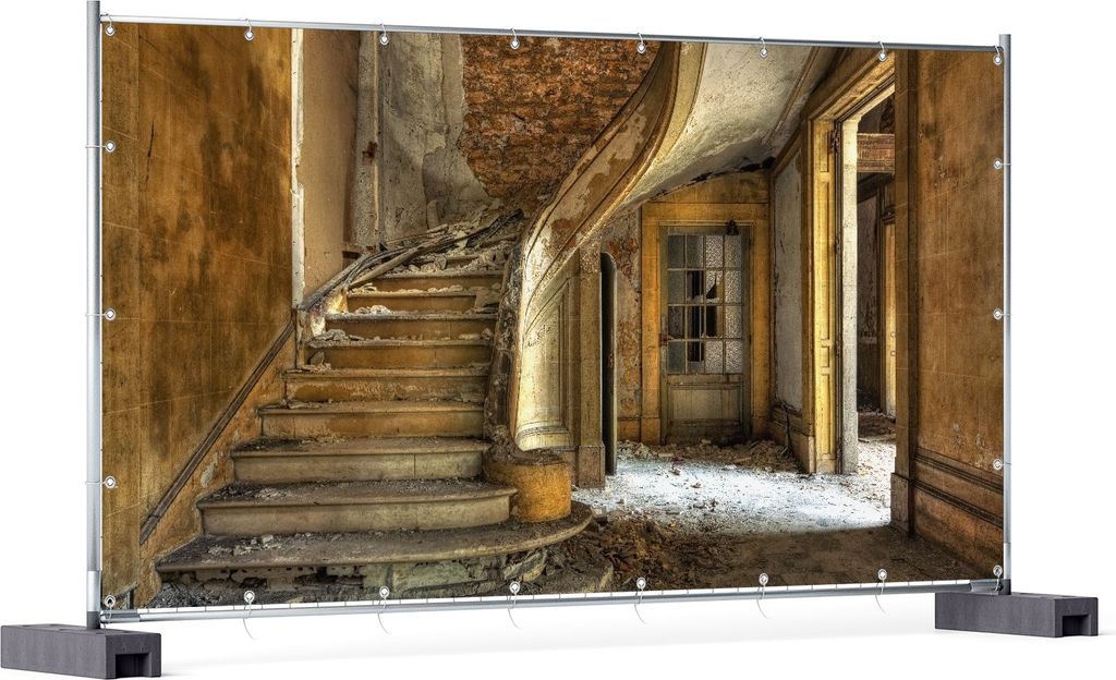 Wallario XXL Outdoor-Poster für Garten oder Balkon, Motiv Massive Steintreppe in herrenlosem Haus, in ca. 340 x 173 cm
