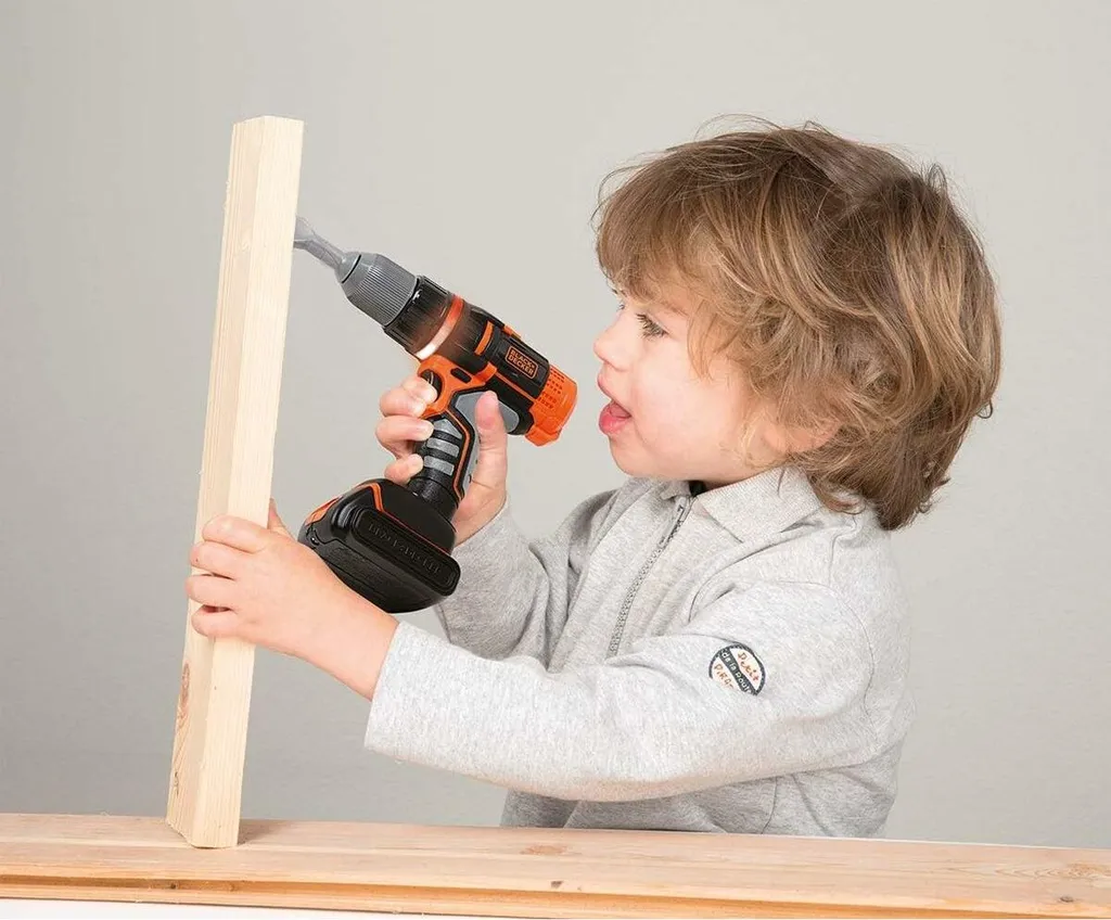 Perceuse électronique Smoby Black + Decker avec 3 embouts de vissage