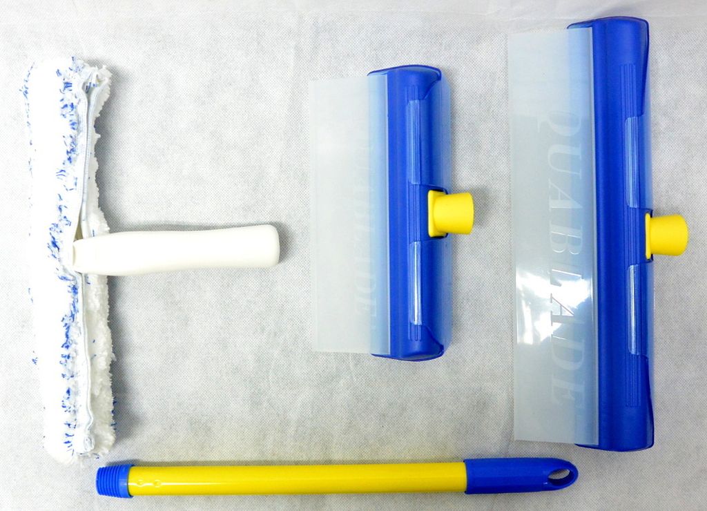 AquaBLADE Set Nr. 1 - Wischer mit Silikonlippe und externem Wasserauffangtank