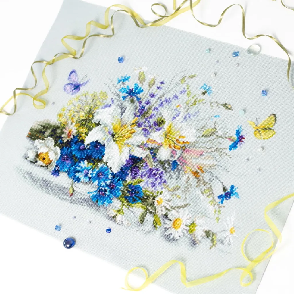 Broderie point de croix Lys et bleuets sur toile Zweigart - 40x25 cm