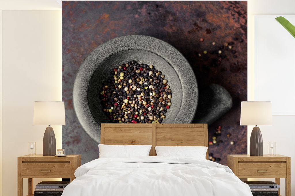 MuchoWow Fototapete für Wohnzimmer oder Schlafzimmer Wandtapete Vinyl Motivtapete Ein Mörser mit Pfefferkörnern auf rostigem Hintergrund - 240...