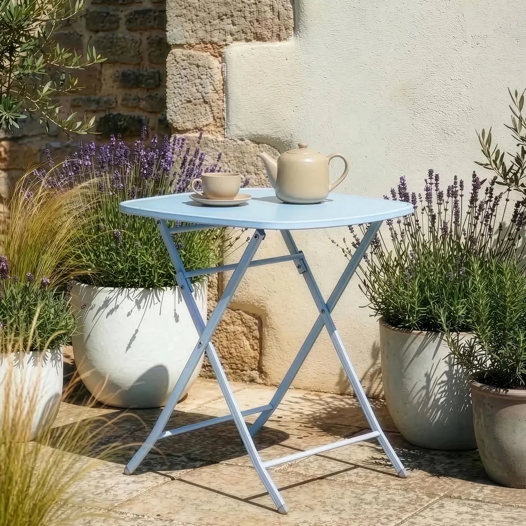 Petite table de jardin pliante carrée en métal bleu ciel Sande 70cm
