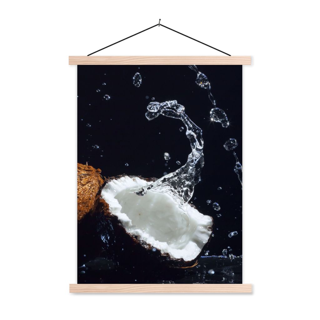 MuchoWow Textilposter Kokosnuss - Stillleben - Wasser - Schwarz - Frucht 60x80 cm mit holzfarbenen Rahmen - Wandbild