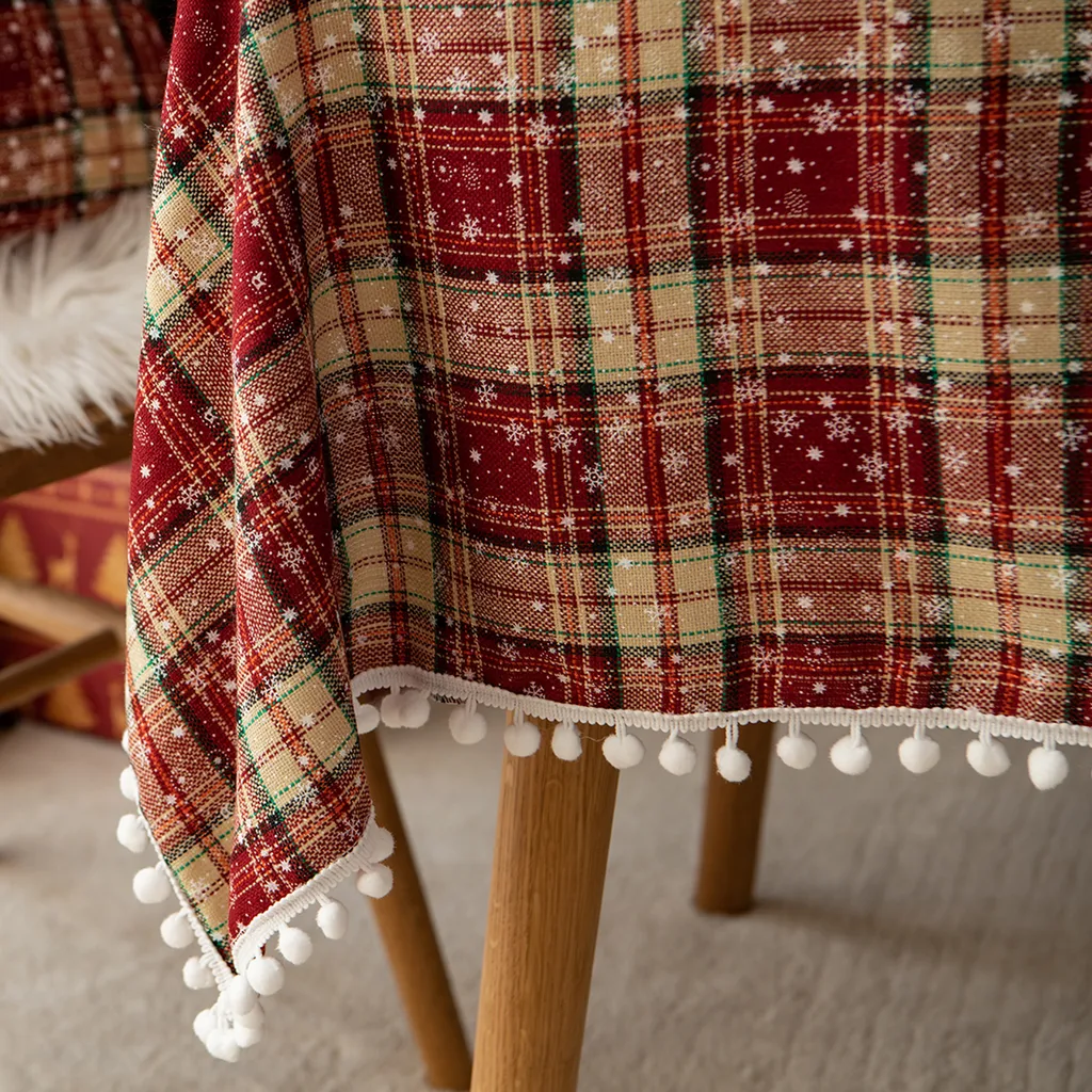 Copritavolo Natale 140x140 Rosso Plaid Fiocchi di Neve e Pompom Bianchi