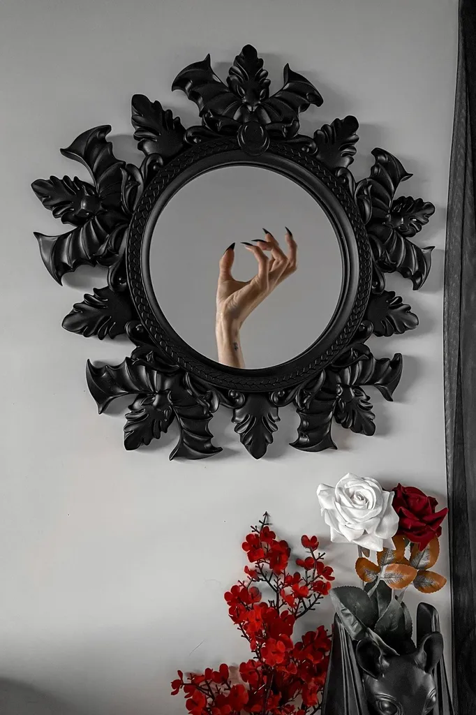 KILLSTAR Miroir Mural Noctera - Miroir Gothique Forme Chauve-Souris 45cm
