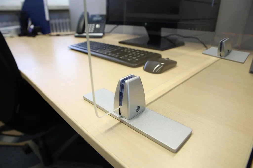 Fixation de table pour écran anti-postillons EICHNER 9127 - 2