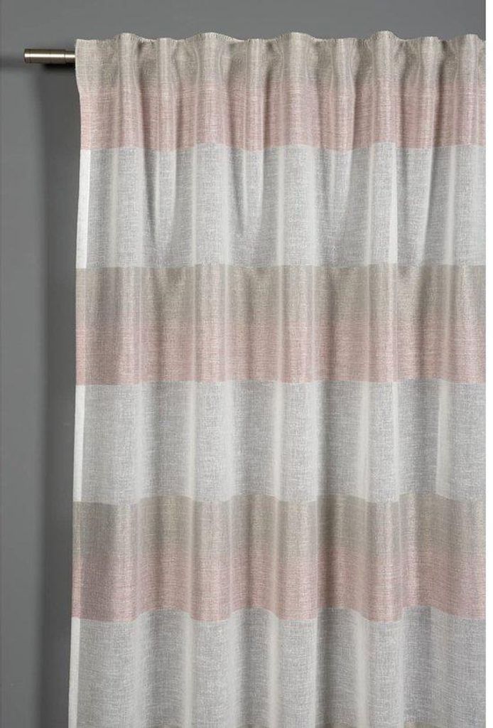 Gordijn in zachte roze tint