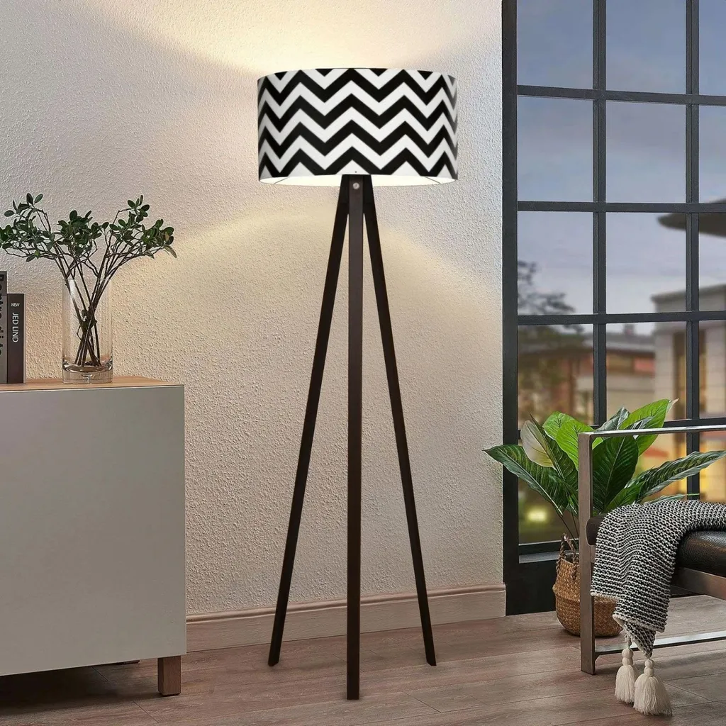Lampada Newport da Pavimento 140cm E27 - Prezzo Offerta Online