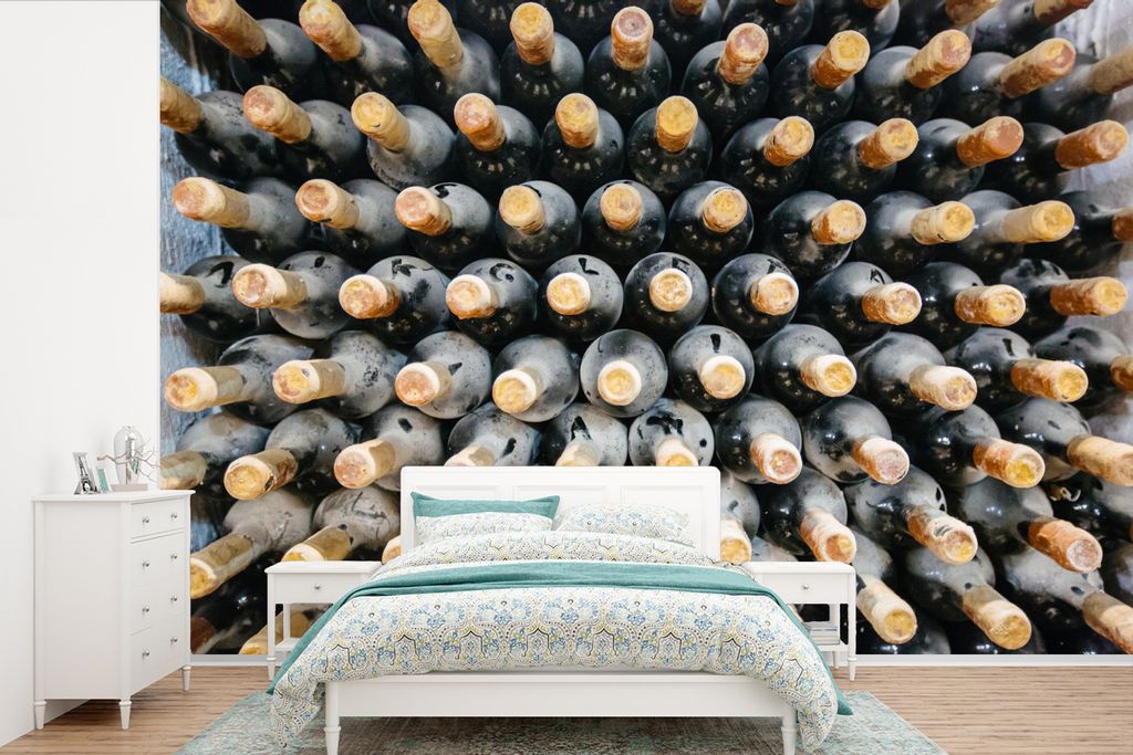 MuchoWow Fototapete für Wohnzimmer oder Schlafzimmer Wandtapete Vinyl Motivtapete Alte Weinflaschen mit Korken - 330x220 cm - Fototapeten