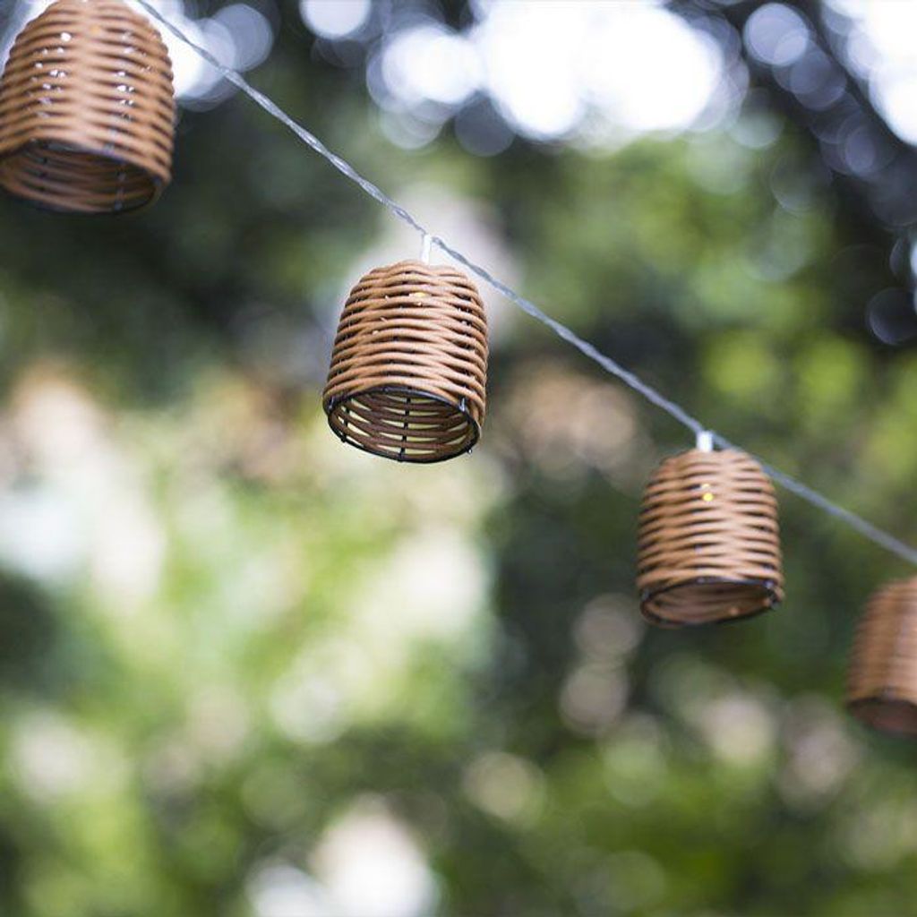 Solarbetriebene Lichterkette für den Außenbereich – – FORMENTERA – 10 LEDs, Rattanschirme – Warmweiß – 3,8 m