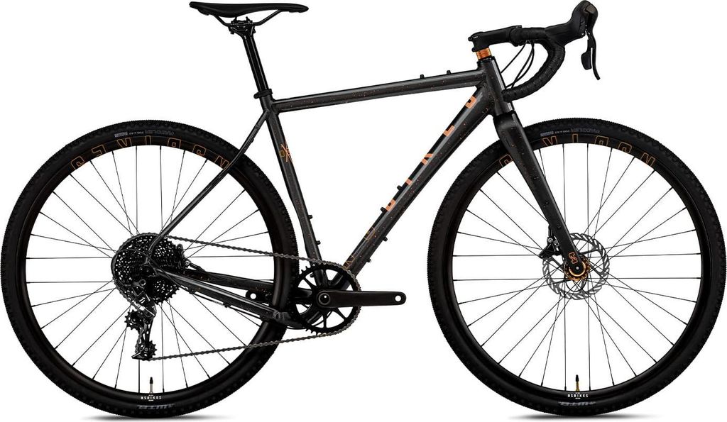 NS Bikes RAG+ 2, 700C Gravel Black 28" Diamant Gravelbike in Schwarz