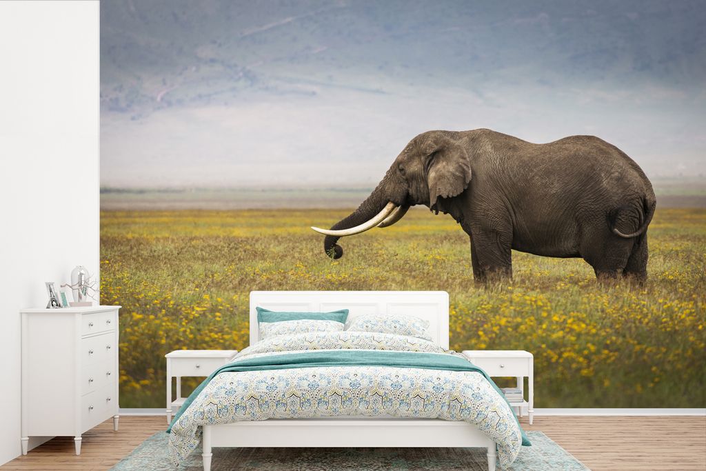 MuchoWow Fototapete für Wohnzimmer oder Schlafzimmer Wandtapete Vinyl Motivtapete Weidender Elefant in der Wildnis Afrikas - 450x300 cm - Gemust...