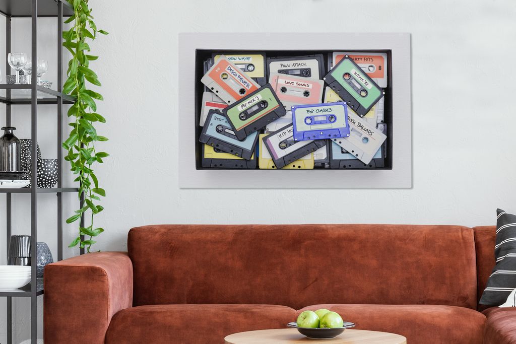 OneMillionCanvasses - Leinwandbilder - 140x90 cm, Schuhkarton voller Kassettenkassetten, Wandbilder Kunstdruck Wanddekoration