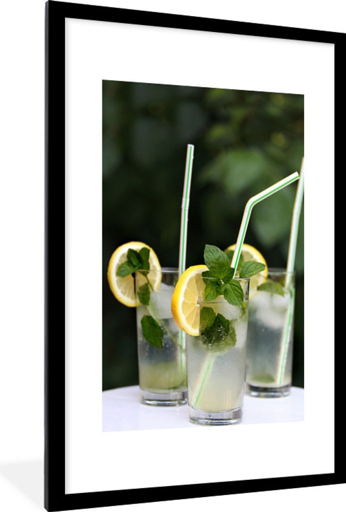MuchoWow Gerahmtes Poster Leckere Mojito-Cocktails in grüner Umgebung 60x90 cm - Poster mit Schwarzem Bilderrahmen Wandposter Rahmen Foto Bilder...