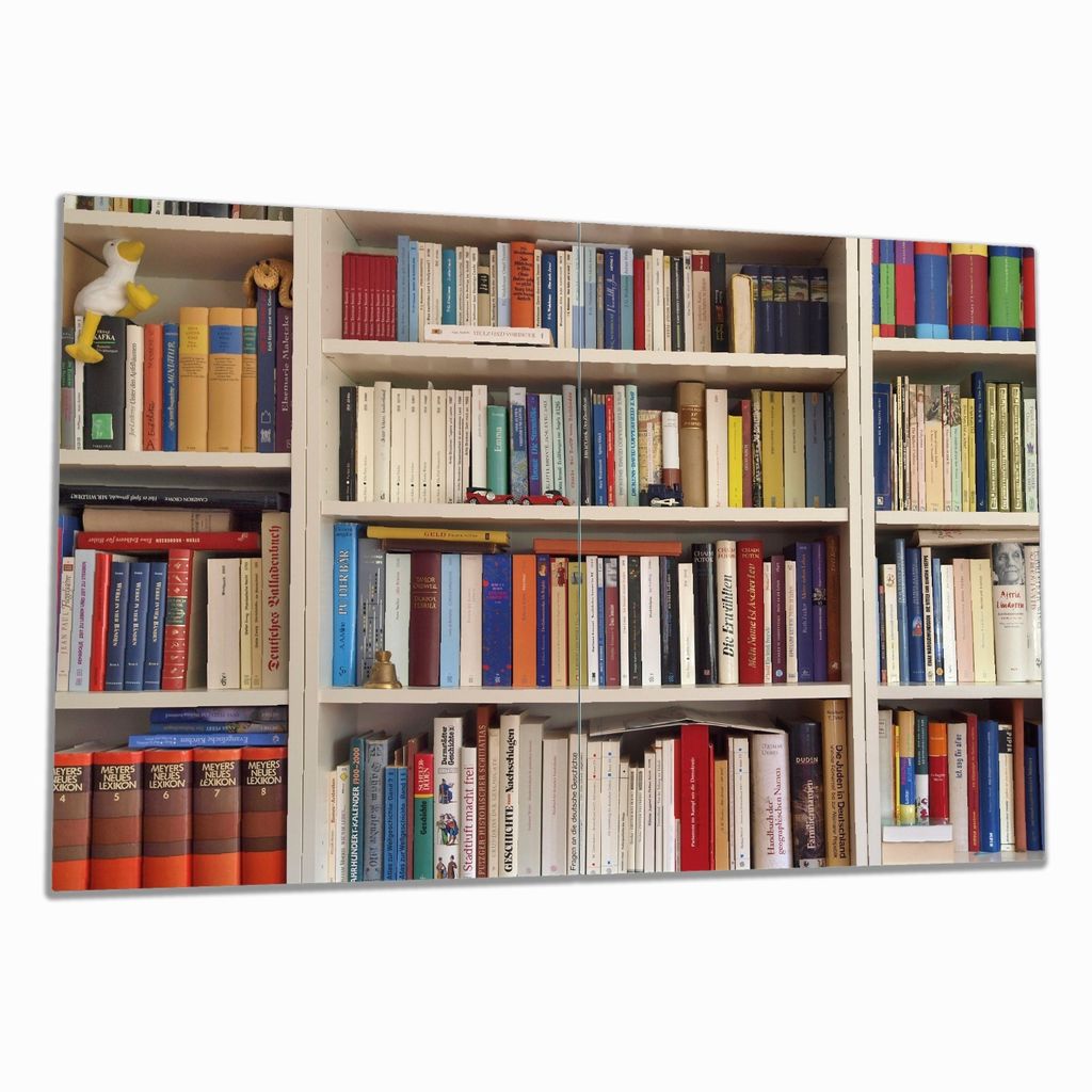 Wallario Herdabdeckplatte aus Glas, Größe 80 x 52 cm 2-teilig, Motiv Weißes Bücherregal mit unterschiedlichen Büchern