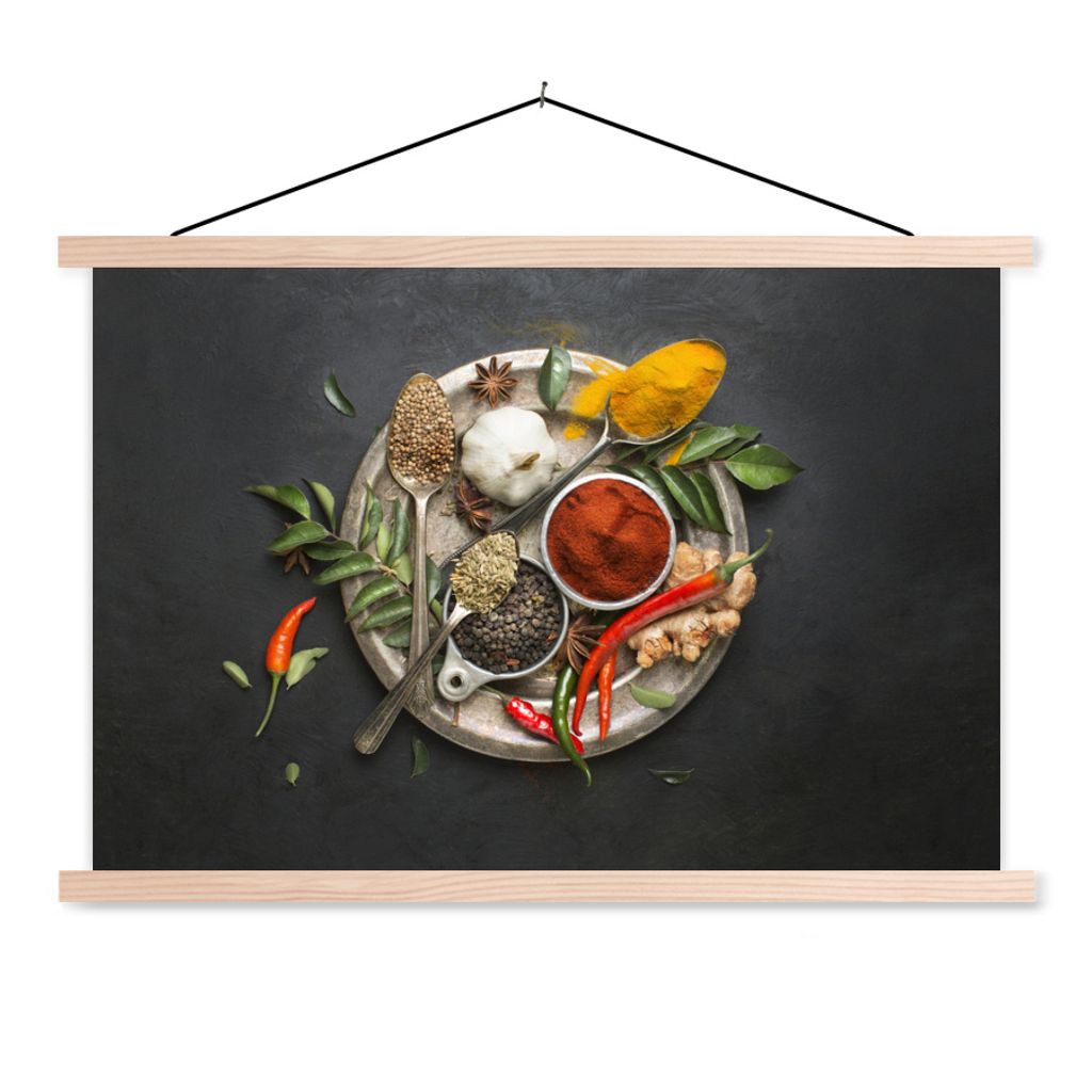 MuchoWow Textilposter Gewürze - Teller - Pfeffer - Schwarz - Löffel - Silber 120x80 cm mit holzfarbenen Rahmen - Aufhängeset