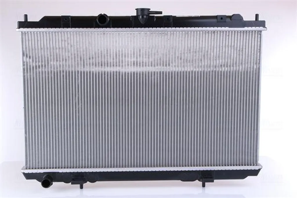 Évitez la surchauffe avec le radiateur moteur Nissens 68718 pour Almera