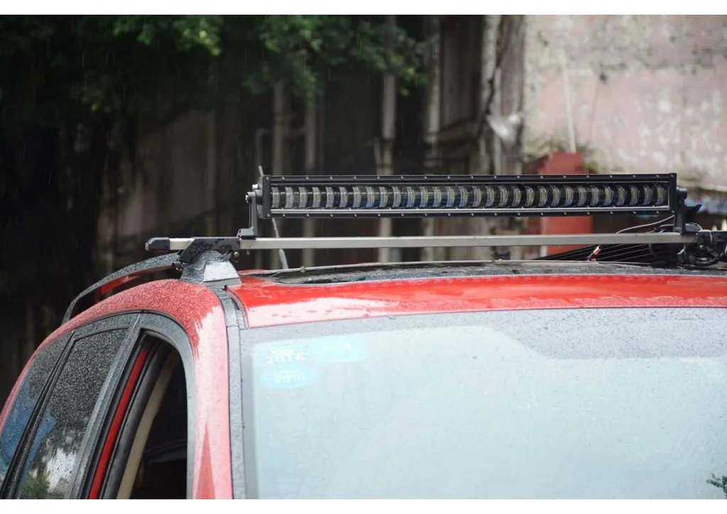 Barre LED longue portée pour éclairage de chantier et raid 4x4 - 5