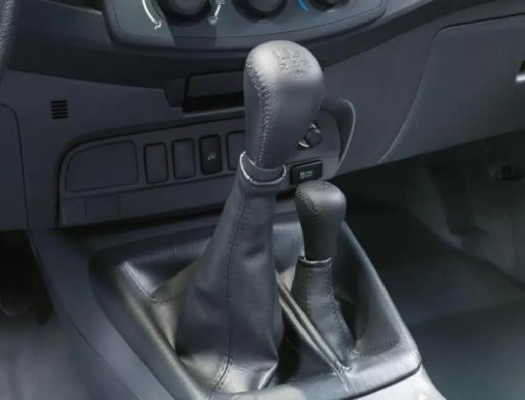 Pommeau de levier de vitesse en cuir noir pour Pick-up Toyota Hilux 4x4