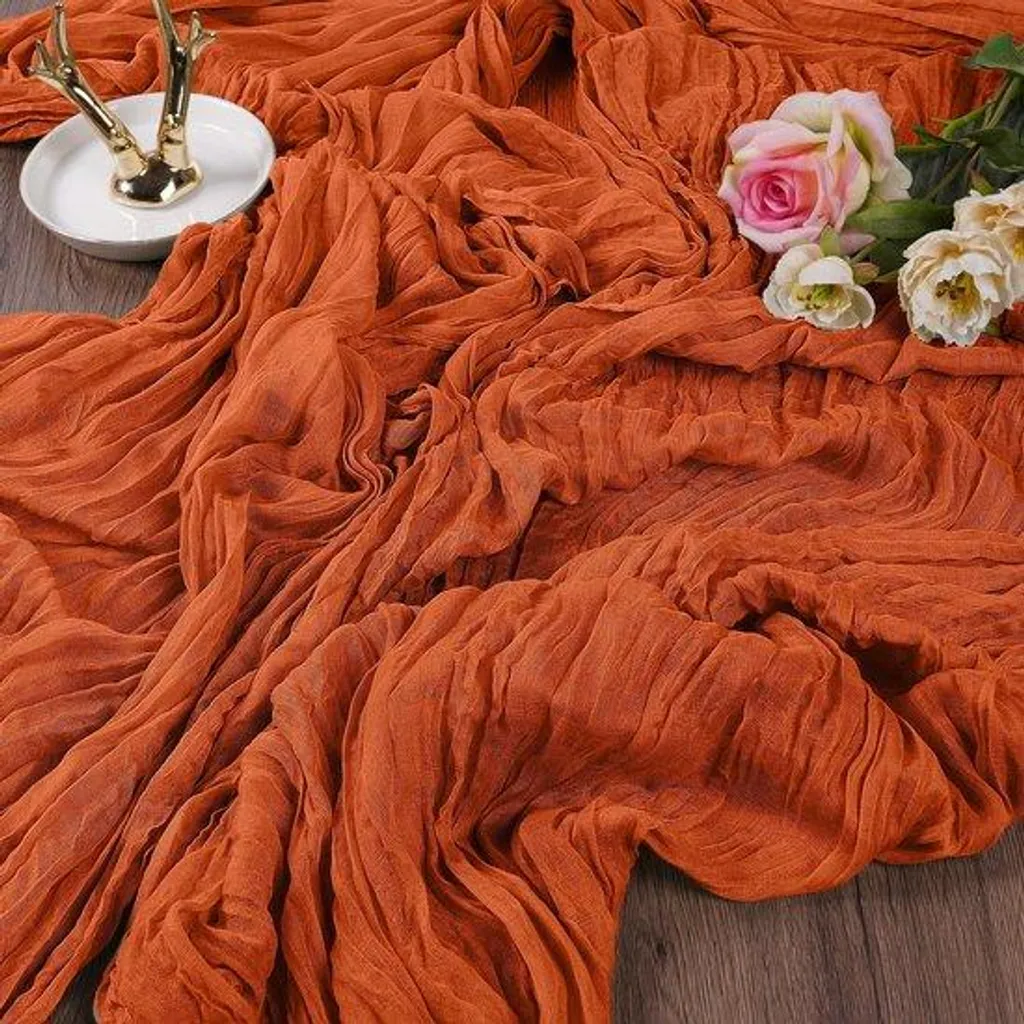 Décoration de mariage bohème rose : lot de 2 nappes vaporeuses 300cm