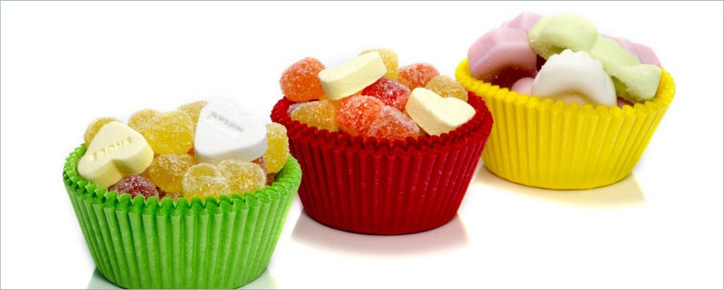 Wallario Poster - Sweets - Süßigkeiten-Muffins in der Küche, Kunstdruck Größe: 50 x 125 cm