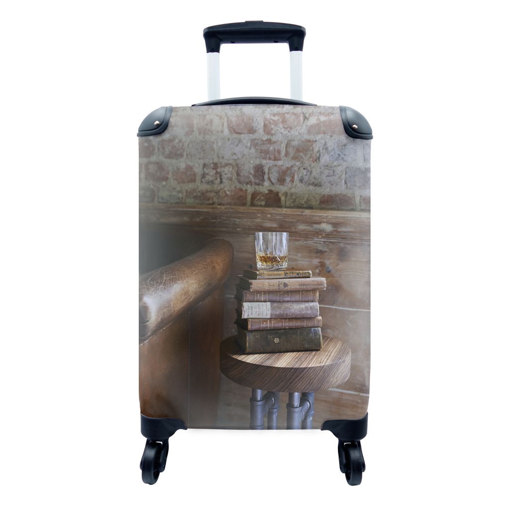 MuchoWow Koffer Handgepäck Trolley Rollkoffer Kleine Reisekoffer mit 4 Rollen - Stapel alter Bücher mit einem Glas voll Schnaps - Cabin Size < ...