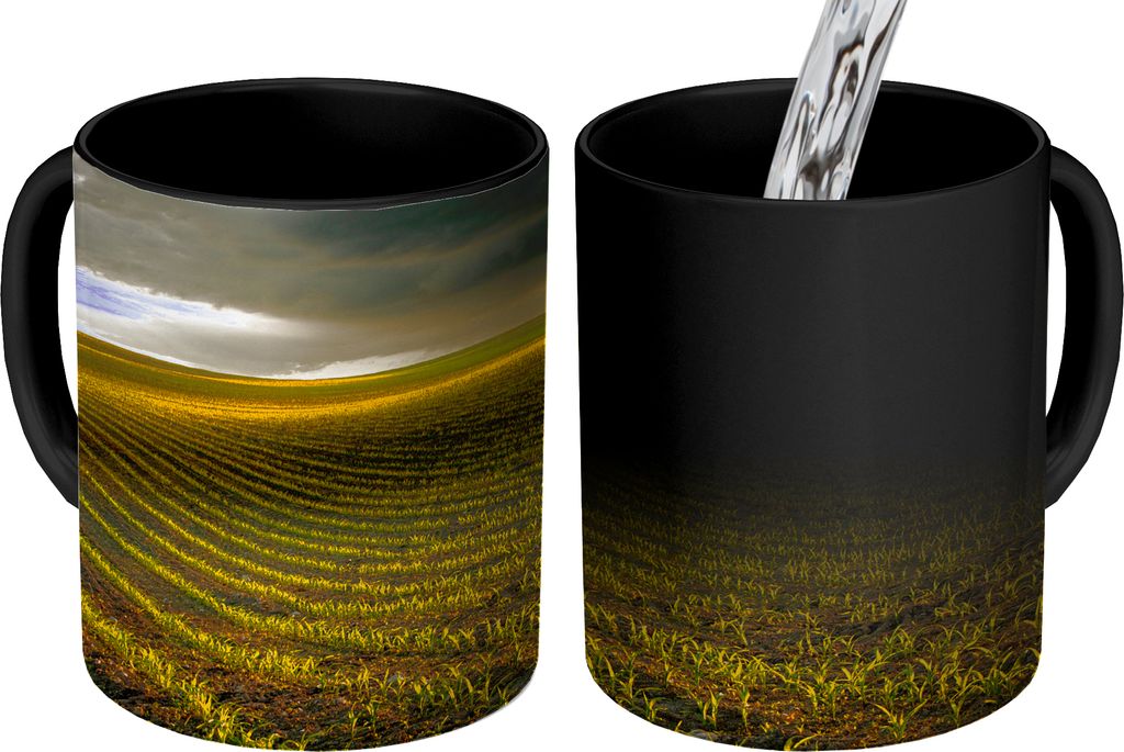 MuchoWow Zauber Tasse Zaubertasse Magic Wiese - Baum - Dunkelheit 350 ml Farbwechsel Becher Geschenk Geschenkidee - Magic-Tasse - Fototasse - Ker...