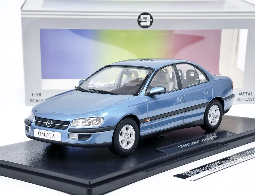 Opel Omega B 1996 1:18 Triple9 : La Fidélité d'une Miniature de Luxe