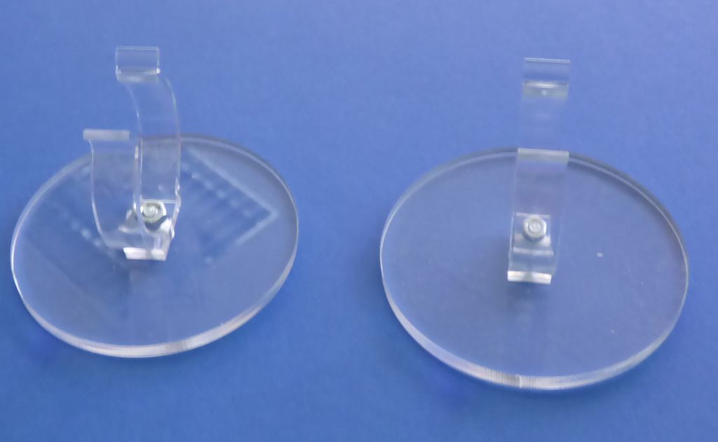 1027 Acryl Ständer Durchm. 50mm mit Klammern Horizontal