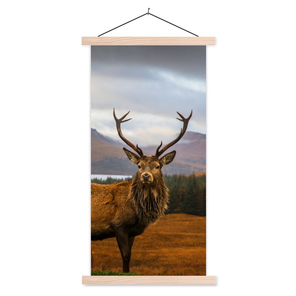 MuchoWow Textilposter Hirsche - Berge - Wasser - Landschaft - Tiere - Bäume 60x120 cm mit holzfarbenen Rahmen - Holz