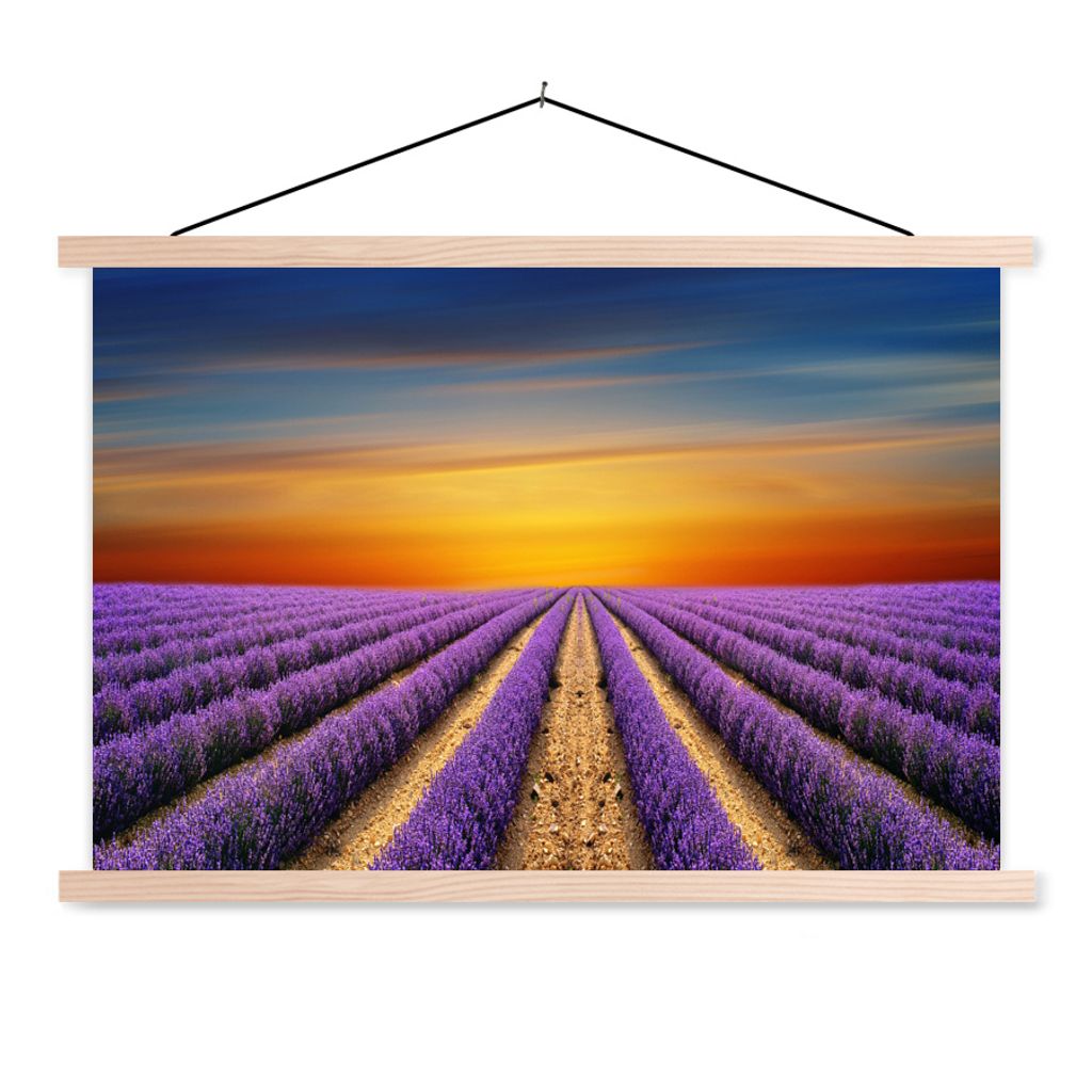 MuchoWow Textilposter Ein großes Lavendelfeld mit einem farbenfrohen Himmel 60x40 cm mit holzfarbenen Rahmen - Bilder
