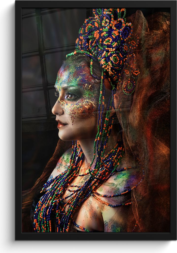 MuchoWow MuchoWow Gerahmtes Poster Frau - Perlen - Farbe 40x60 cm - Poster mit zchwarzem Bilderrahmen - Papierdruck - Wandbilder