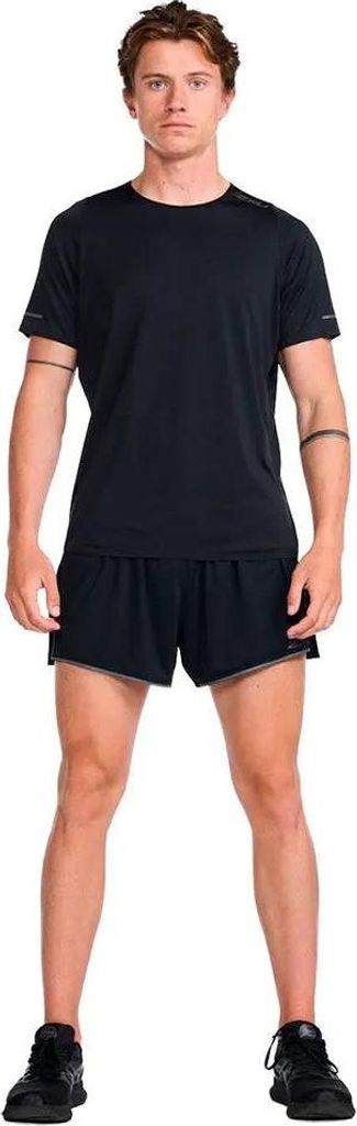 2xu Light Speed Tech Kurzarm-t-shirt Schwarz L Herren Schwarz L