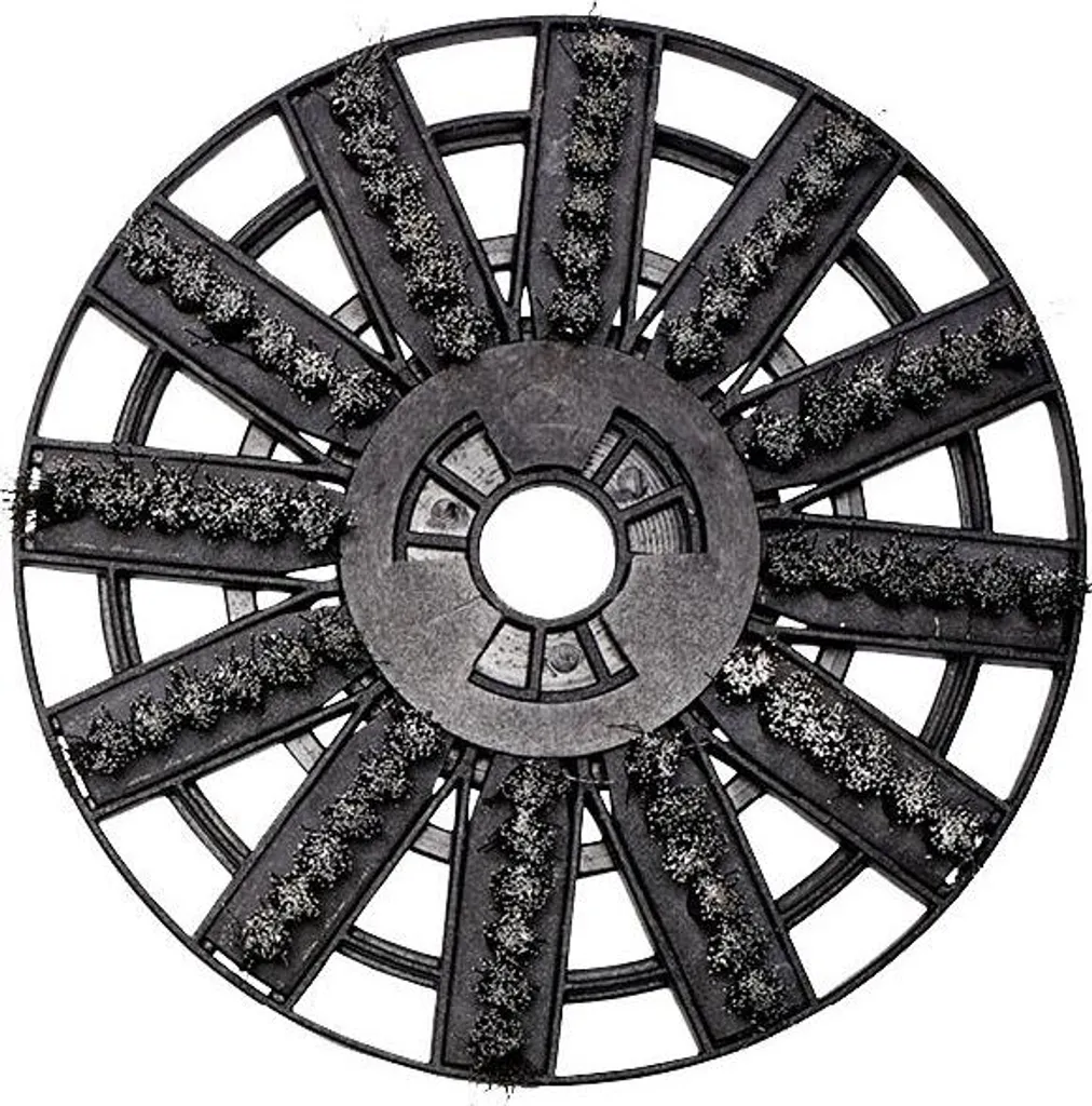 Supprimer les résidus muraux avec la brosse abrasive 180 mm kwb Einhell