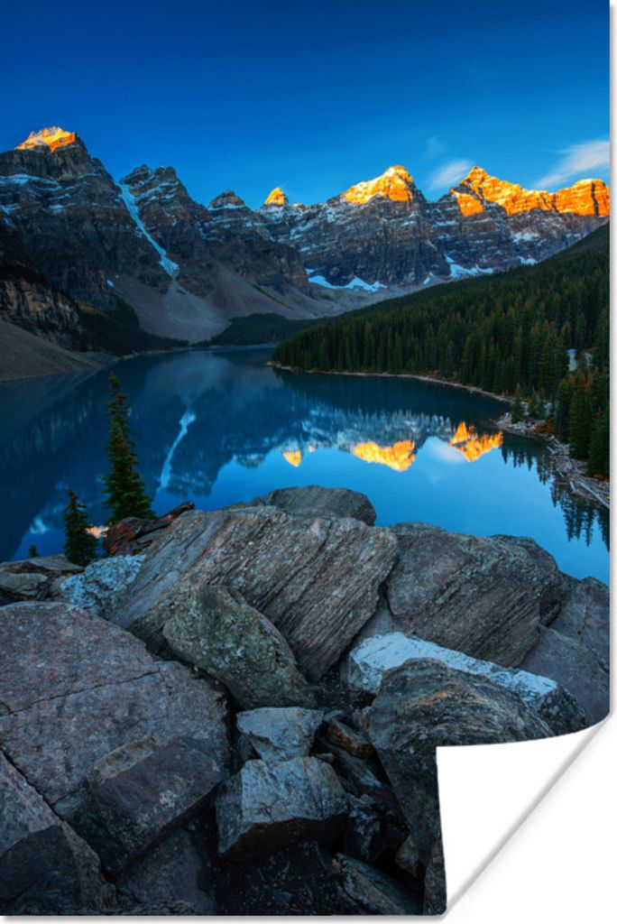 MuchoWow Poster Sonnenaufgang mit einer Reflexion der Berge am Moraine Lake in Kanada 60x90 cm - Wanddekoration