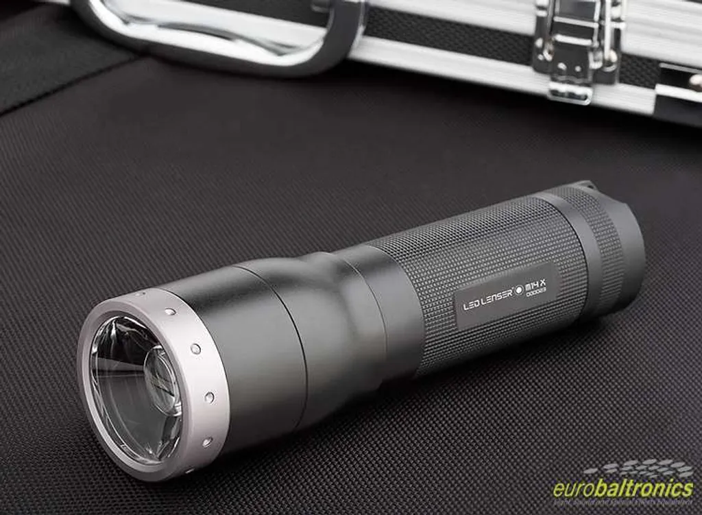 Lampe de poche Ledlenser M14X faisceau ajustable et puissance LED de 650 lm