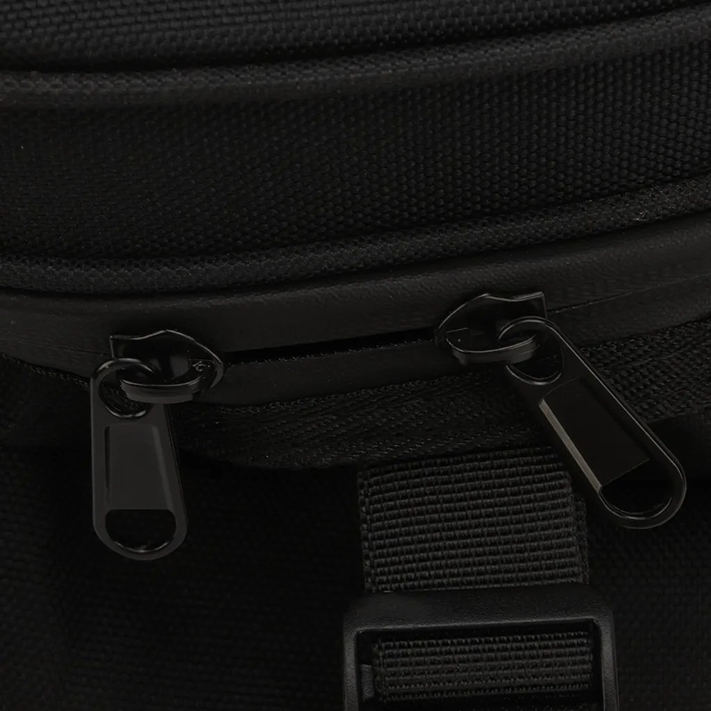 Bagagerie arrière moto pour voyage et randonnée tout-terrain bleue