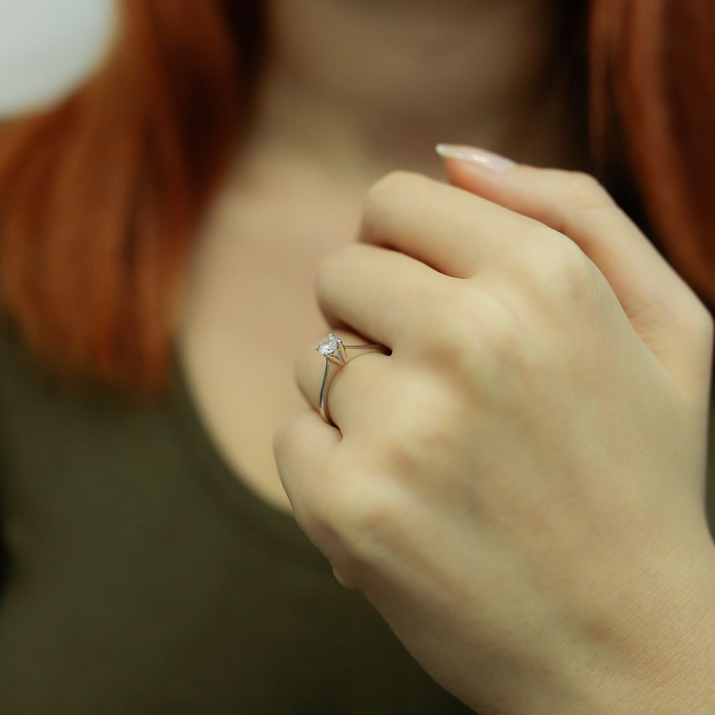 0,26 Carat Solitär Diamantring Antragsring 14 Karat Weißgold